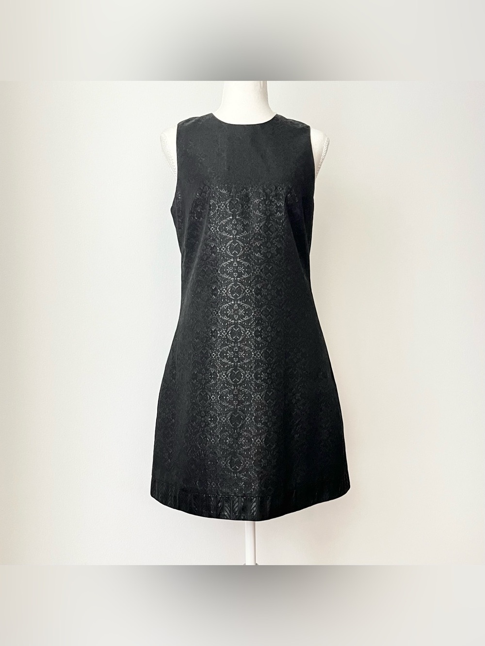 ABS Allen Schwartz Little Black Shift Dress LBD Size 4 Brocade Metallic USA